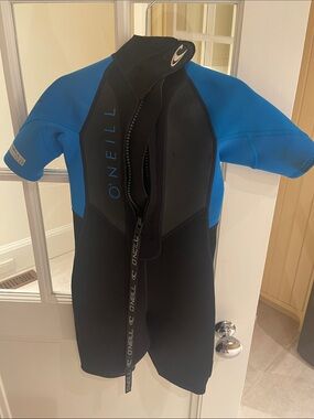 O'Neill Kids Short Sleeve Rashguard in Blue and Black